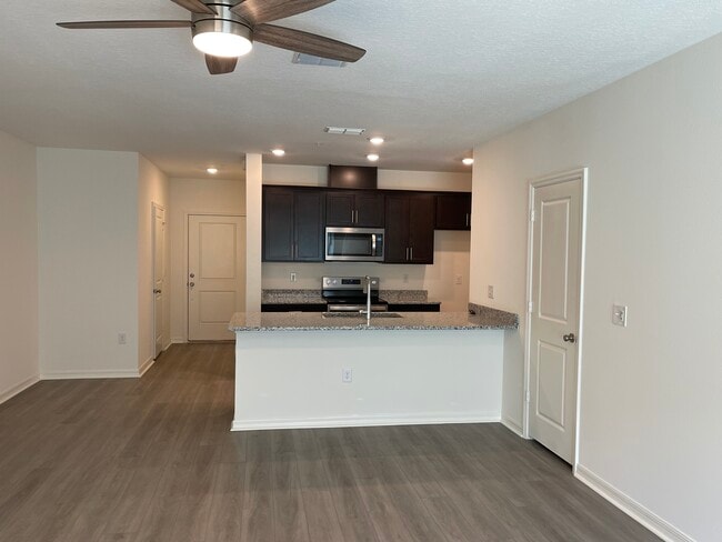 2358 Carrabelle Wy in Sanford, FL - Building Photo - Building Photo