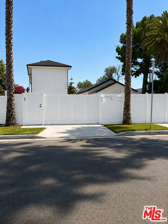 property at 11016 Olinda St