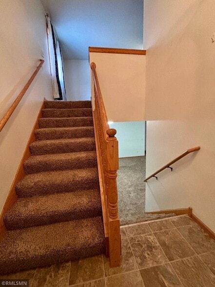 6040 S 1st St in Waverly, MN - Foto de edificio - Building Photo