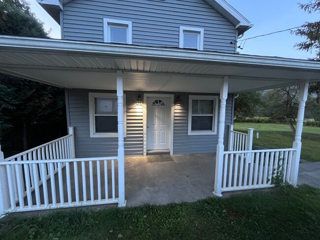 property at 3040 Warren Ctr Rd