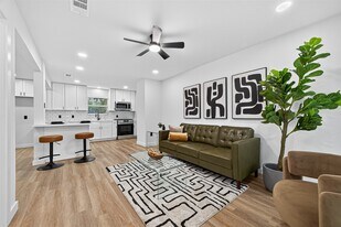 7131 Mobud Dr in Houston, TX - Building Photo