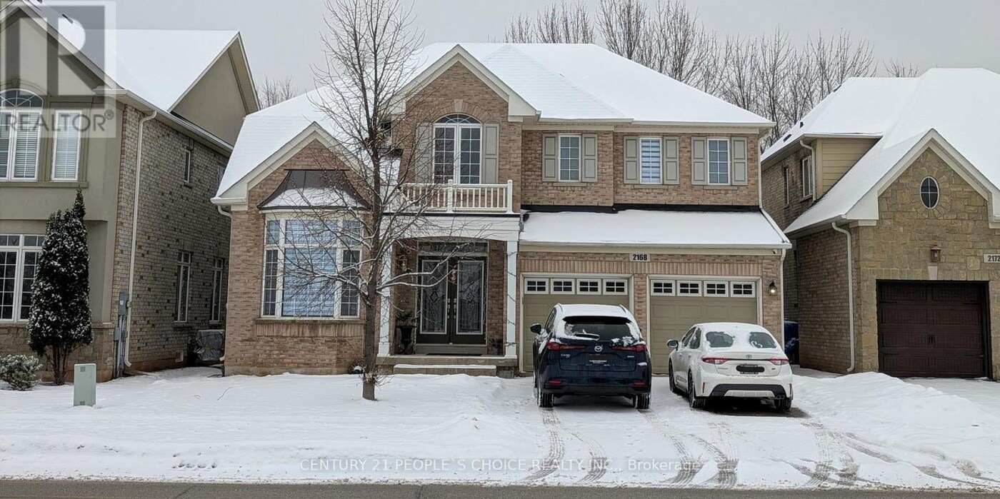 2168 Colonel William Pkwy in Oakville, ON - Building Photo