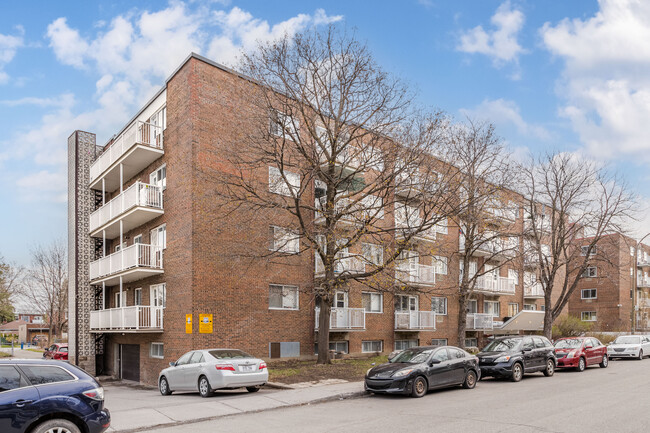 11699 Saint-Germain Boul in Montréal, QC - Building Photo - Building Photo