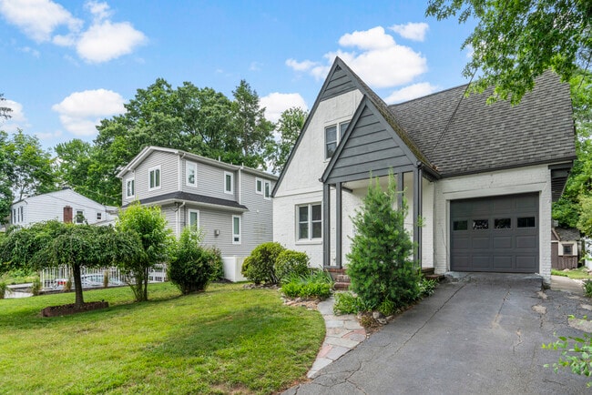 181 5th St in Cresskill, NJ - Foto de edificio - Building Photo