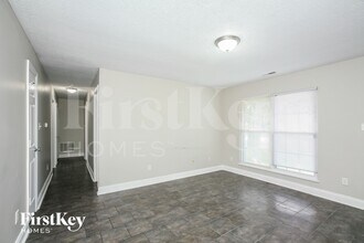 7750 Cross Willow Blvd in Indianapolis, IN - Foto de edificio - Building Photo