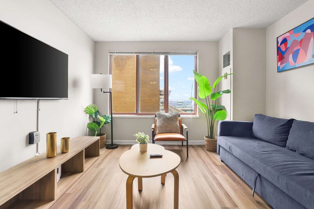 401 12th St S in Arlington, VA - Building Photo