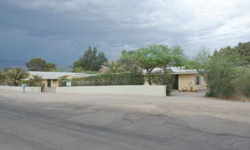 2450-2466 N Treat Ave in Tucson, AZ - Building Photo - Building Photo