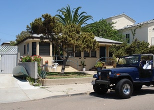 1452-1454 Essex St in San Diego, CA - Foto de edificio - Building Photo