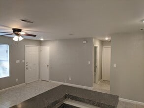 5817 Spring Meadow Rd in Austin, TX - Building Photo - Building Photo