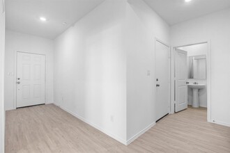 104 Mayacama Lp in San Marcos, TX - Building Photo - Building Photo