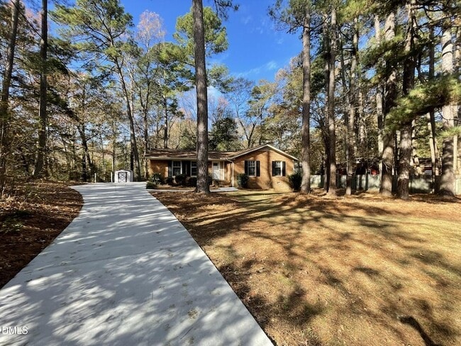 7761 Brookdale Dr, Unit 103 in Raleigh, NC - Foto de edificio - Building Photo