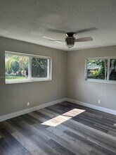 321 NW 43rd St-Unit -#2 in Oakland Park, FL - Building Photo - Building Photo