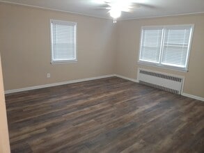 18 Tennyson St in Carteret, NJ - Building Photo - Building Photo