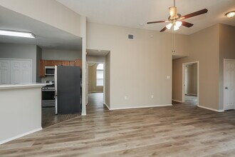 2124 Creek Royal Dr in Mesquite, TX - Building Photo - Building Photo