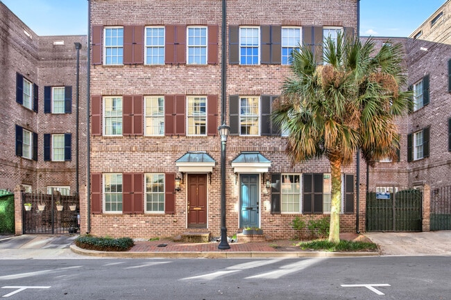 407 E Hull St in Savannah, GA - Building Photo - Building Photo