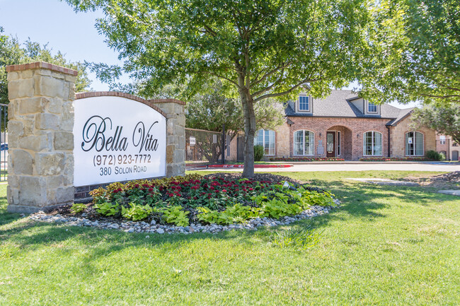 Bella Vita in Waxahachie, TX - Building Photo - Building Photo