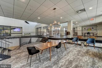 1600 W Girard Ave, Unit 1B-404 in Philadelphia, PA - Building Photo - Building Photo