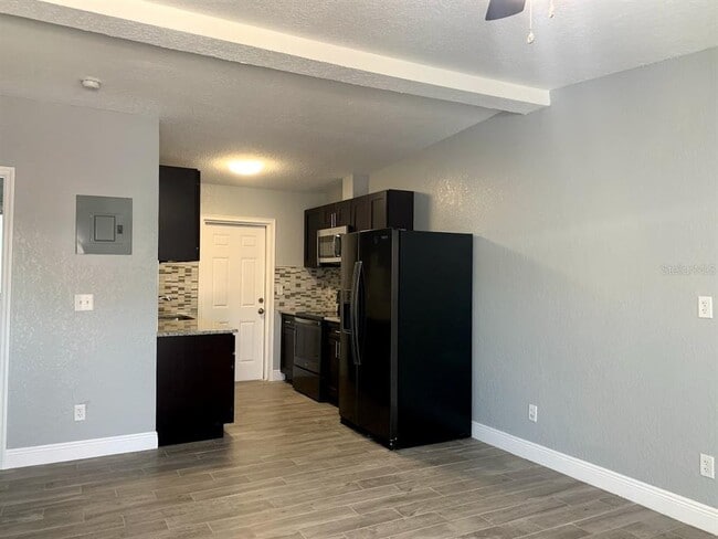 415 W Lancaster Rd in Orlando, FL - Building Photo - Building Photo