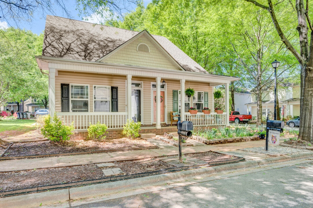 12708 Cross Dale Dr in Huntersville, NC - Building Photo