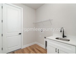 9379 Snapper Cir in Port Charlotte, FL - Building Photo - Building Photo