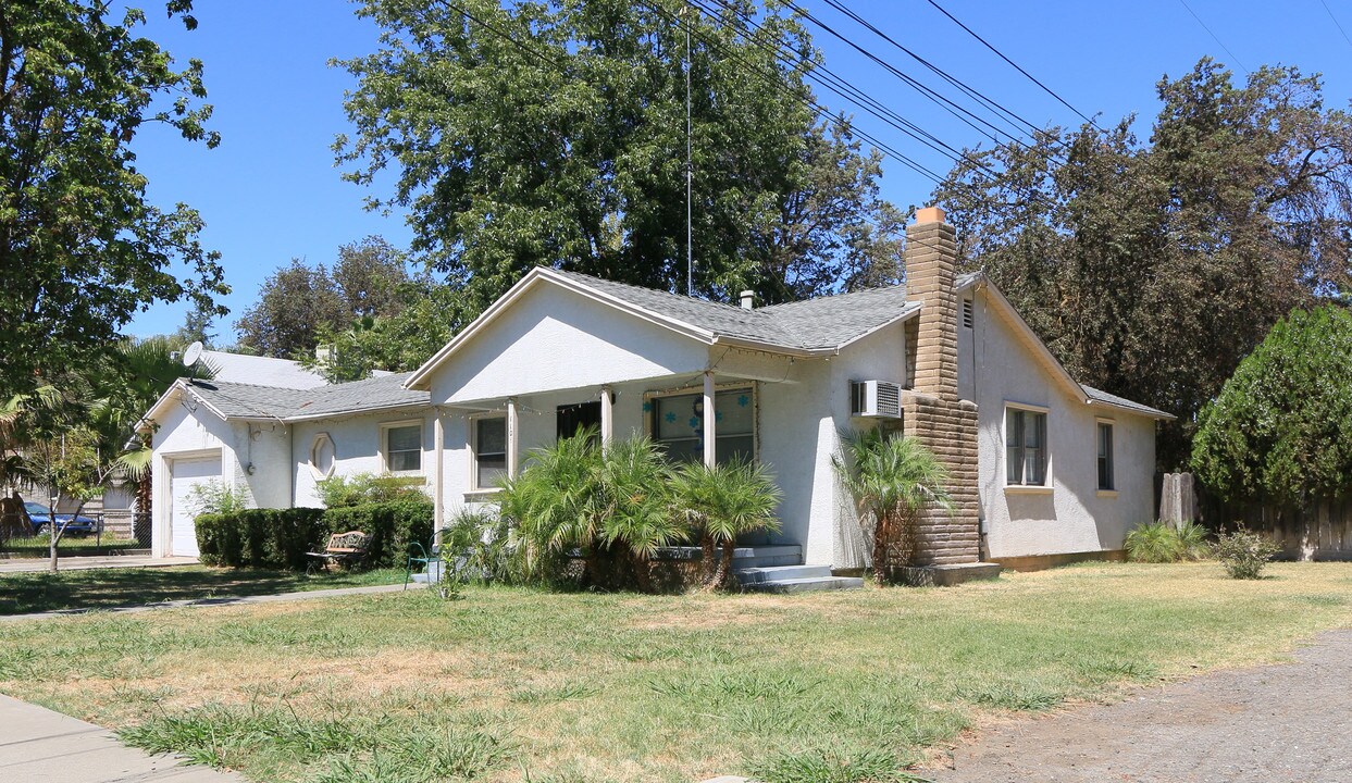 1103-1107 Gum Ave in Woodland, CA - Building Photo