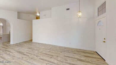 4445 E Meadow Dr in Phoenix, AZ - Building Photo - Building Photo