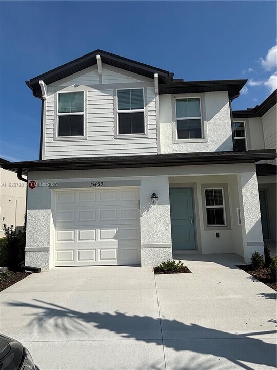 17459 Monte Isola Wy in North Fort Myers, FL - Building Photo