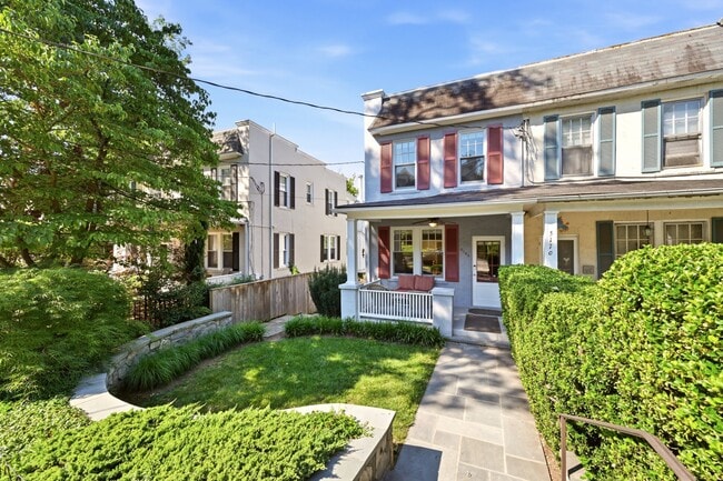 property at 5168 Fulton St NW