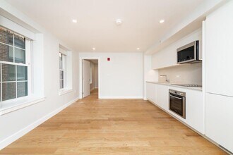 24 Fleet St, Unit 5 in Boston, MA - Foto de edificio - Building Photo