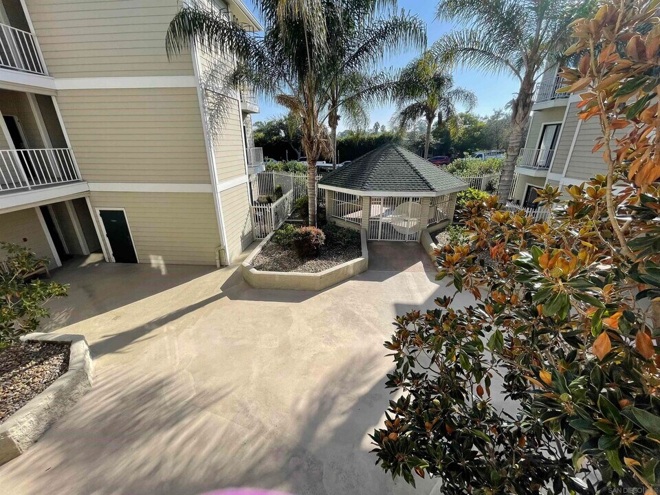 2650 Broadway in San Diego, CA - Building Photo