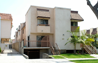 1122 Elm Ave in Glendale, CA - Building Photo - Building Photo