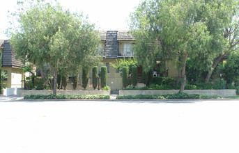 1140 N Lamer St in Burbank, CA - Building Photo - Building Photo