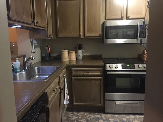 6206 Patrick Henry Dr in Aliquippa, PA - Building Photo - Building Photo