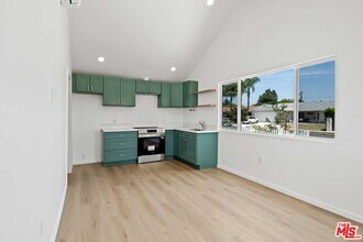6543 Franrivers Ave in Los Angeles, CA - Building Photo - Building Photo