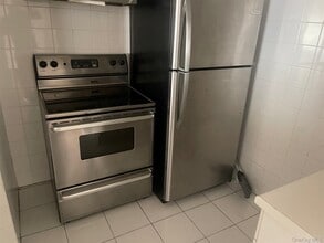 530 Hudson Ave in Cedarhurst, NY - Foto de edificio - Building Photo