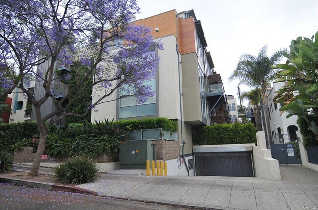 property at 1250 N Harper Ave