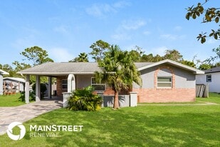 2065 West Pkwy in DeLand, FL - Building Photo