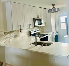 1427 E Hillsboro Blvd in Deerfield Beach, FL - Building Photo - Building Photo
