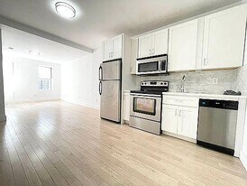 424 E 117th St in New York, NY - Building Photo