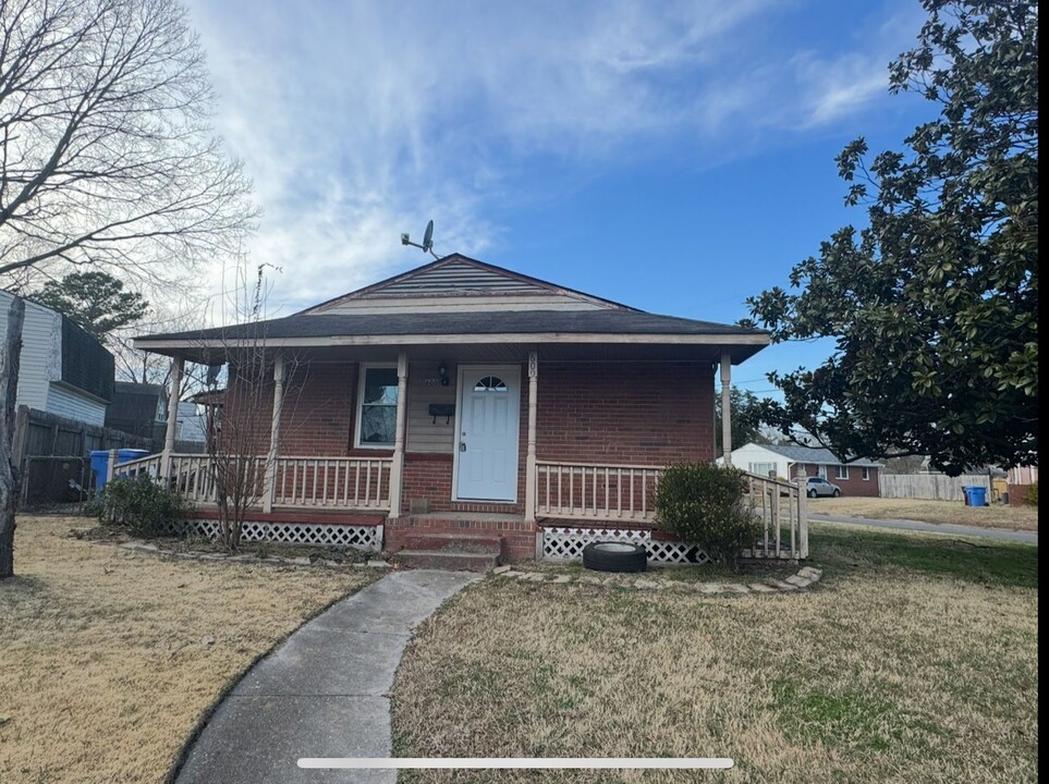 600 Tekoa Rd in Chesapeake, VA - Building Photo