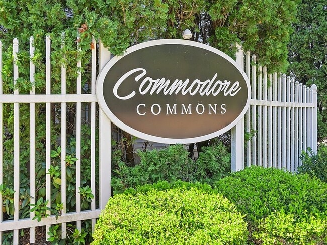 property at 39 Commodore Commons Ct