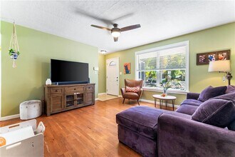 565 S Pelican Dr in Sarasota, FL - Building Photo - Building Photo