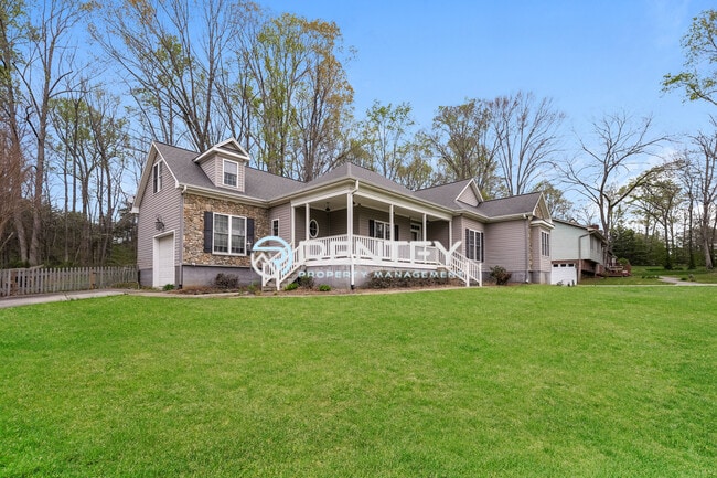 5485 Styers Ferry Rd in Clemmons, NC - Building Photo - Building Photo