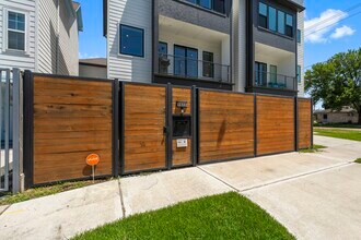 1615 Bigelow St in Houston, TX - Building Photo - Building Photo