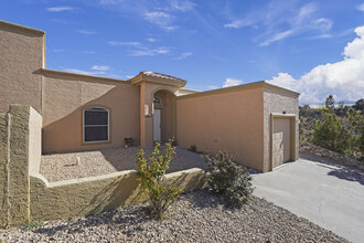 408 Irondale Dr, Unit B in El Paso, TX - Building Photo - Building Photo