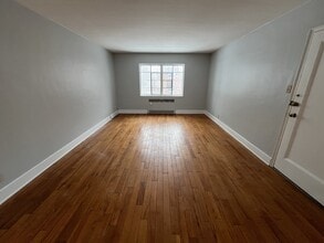 Canterbury Court Apartments in Buffalo, NY - Building Photo - Building Photo