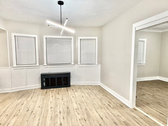 2007 S 8th St in Sheboygan, WI - Foto de edificio - Building Photo