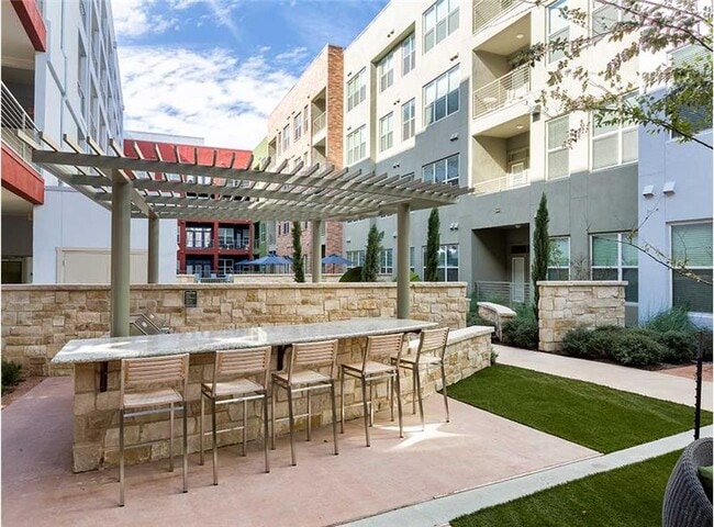 1902 1/2 Simond Ave in Austin, TX - Foto de edificio - Building Photo