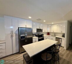 3400 N Dixie Hwy in Boca Raton, FL - Building Photo - Building Photo