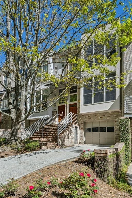property at 1294 Fernwood Cir NE